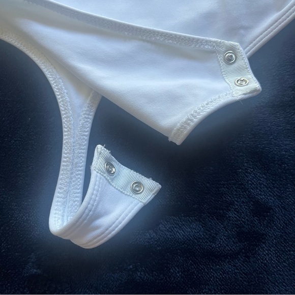 Babaton Aritzia White Bodysuit - Picture 11 of 14